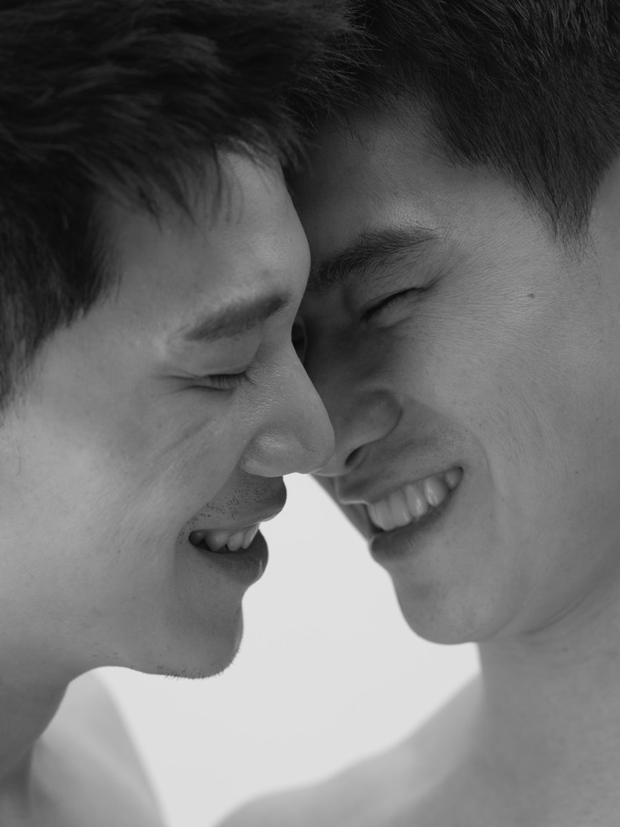 pttt236's tweet photo. อมกกก พี่อาร์ม กรกันต์ ถ่ายรูปกับหมอตินน์ หวานฉ่ำมากกกกกก แว๊บแรกนึกว่าพรีเวดดิ้ง ดีนะอ่านแคปชั่นก่อน55555555 เป็นอีกคู่ที่เขินมากกกก 🥹 https://t.co/owrnoqZ6kW