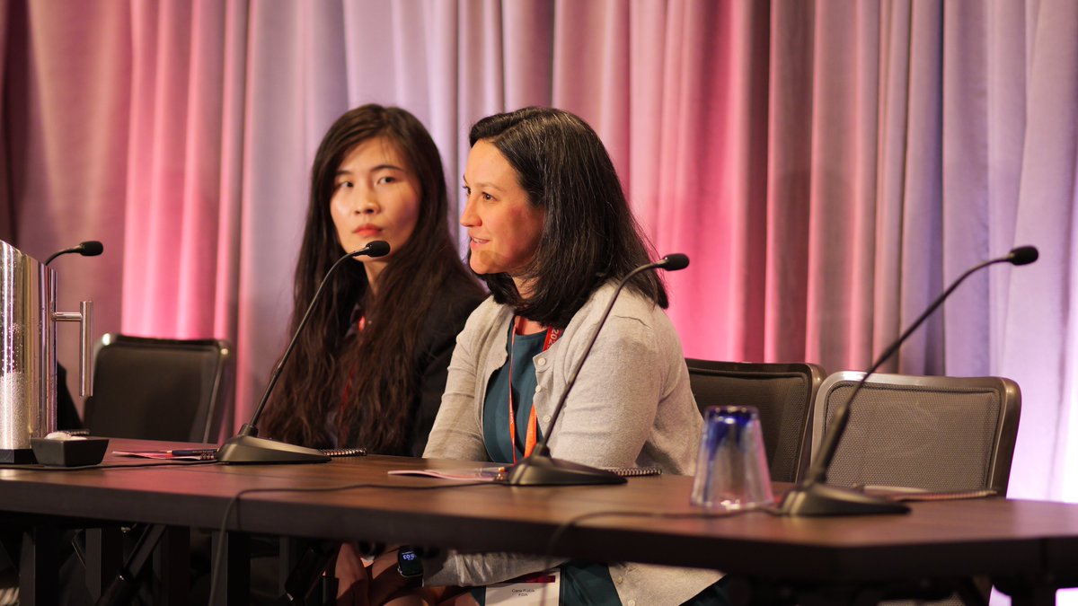 VJHemOnc's tweet photo. Session 3 at #iwAL26: New frontiers in #MRD for #AML - regulatory perspective & clinical practice, chaired by Naval Daver & Eunice Wang (@EuniceWangMD).
Talks on cell-free DNA determinants of AML MRD (Tian Yi Zhang), MRD as a clinical trial endpoint (Gege Gui), and FDA's regulatory perspective on AML MRD (Cara Rabik).
#AML #LeuSM #LeuSM