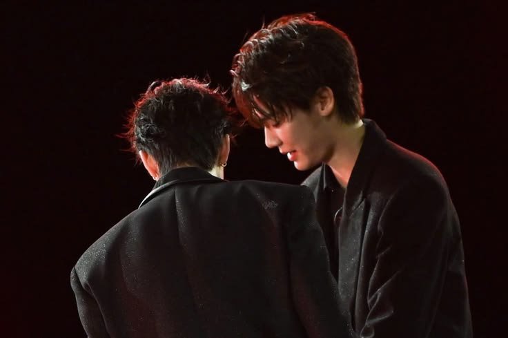 dewteebraga's tweet photo. guys... what if... WHAT IF DI FANCON NANTI DEWTEE PERFORM LAGU +DANCE TROUBLE MAKER ORIGINAL VERSION KAYA GINI... BAYANGIN GUYSSS KALIAN SANGGUP DAN BISA SURVIVE GAK KALAU IYA??????? 😭😭😭😭😭😭😭😭😭 https://t.co/tCtO7IuhdY