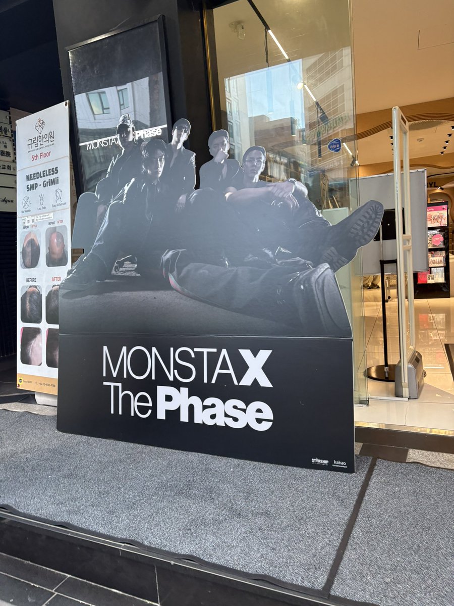 Moon_bebe_mooN's tweet photo. 오늘의 자만추 in 명동 https://t.co/uJ0Jf5FLZS