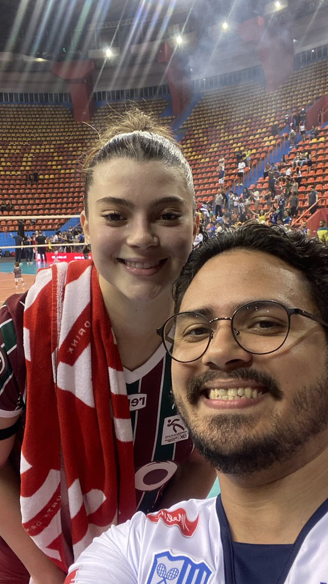 whoislucao's tweet photo. @bruaninher 😭😭😭 Ainda levei 2 boladas da Luzia. Fui curado https://t.co/c3nsKNensn