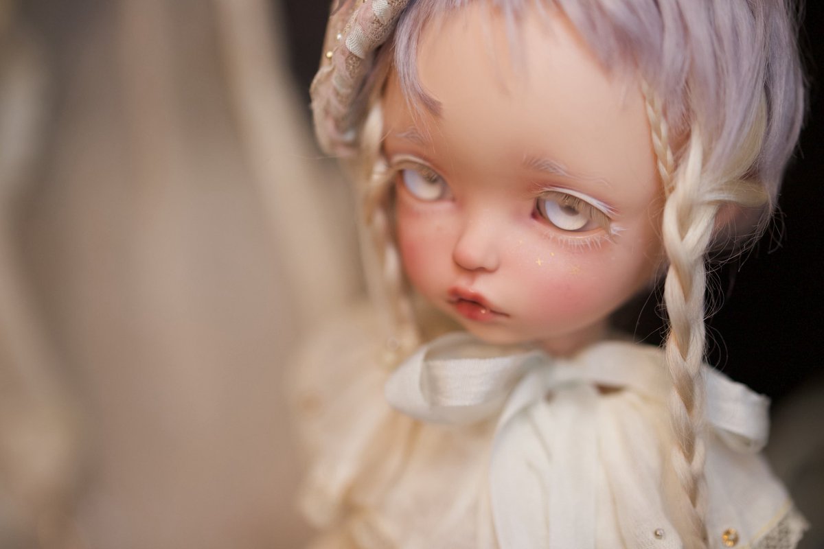 aicoda's tweet photo. iMdadoll Coco only oneについてこちらにもアップしていきますね。今回のウィッグは既製品のモヘアなのですが、カットをして三つ編み部分の毛だけ自作の蓑毛を部分的に縫い付けてアレンジしてます。#imda #imdadoll https://t.co/bnC8Jht4Ep