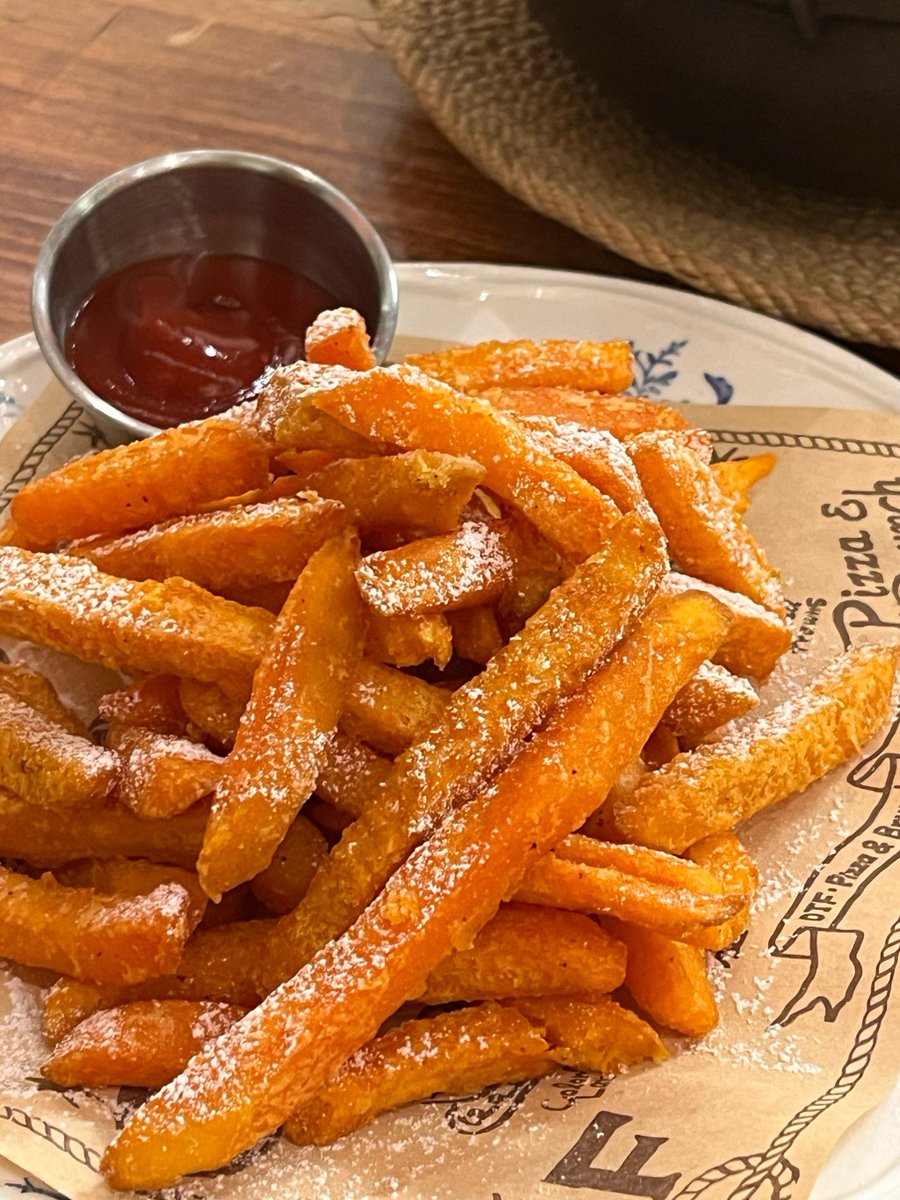 MarkSittercls's tweet photo. Prueba las patatas bravas de La Bodeguita del Centro! Crujientes por fuera, cremosas por dentro y con su salsa picante clásica, te enamorarán a cada bocado! ， https://t.co/2OfarRiQmS