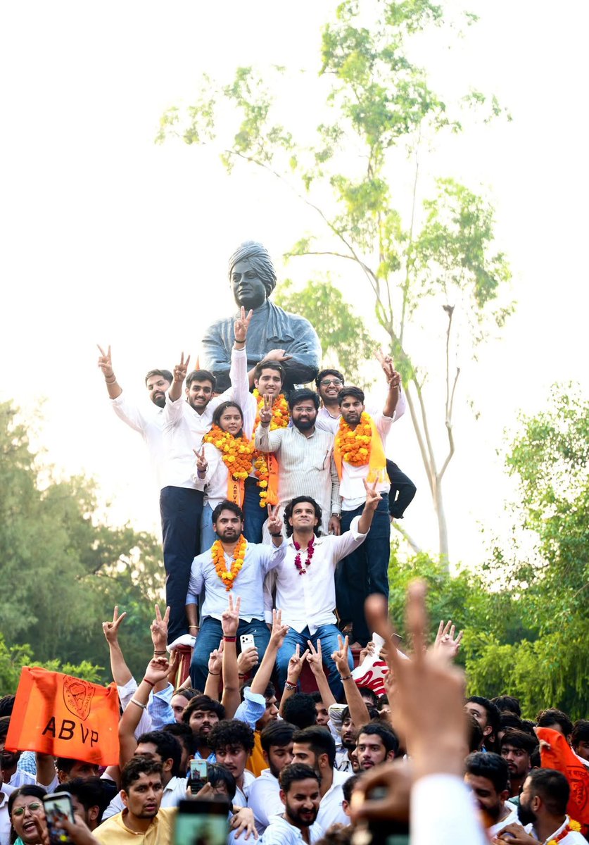 DevkatteGopal's tweet photo. दिल्ली विश्वविद्यालय छात्र संघ
एबीवीपी थी, है और रहेगी ✌🏻🚩🇮🇳 https://t.co/TmUROoazH0