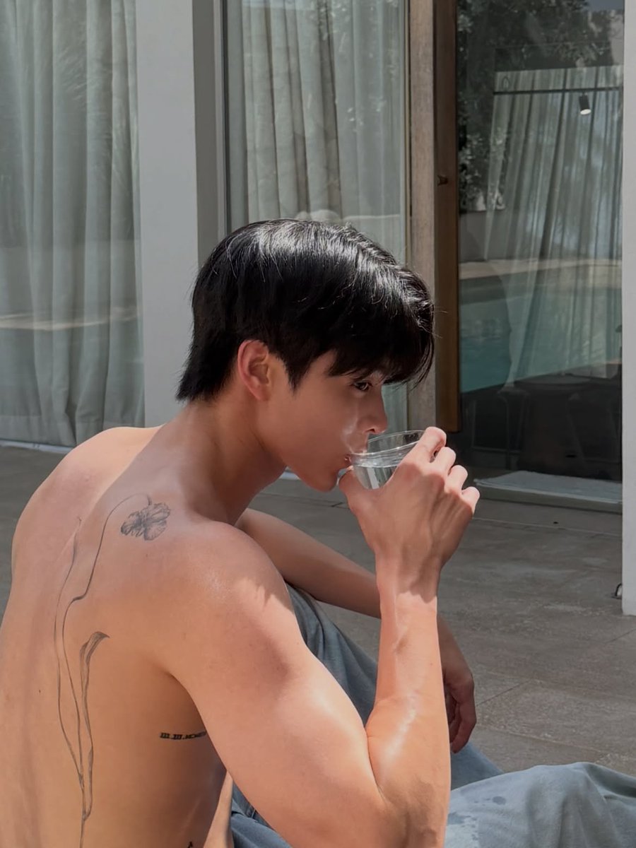 Yellow_sticker's tweet photo. Hi ☺️ #meennicha8 https://t.co/816r3tHLZP