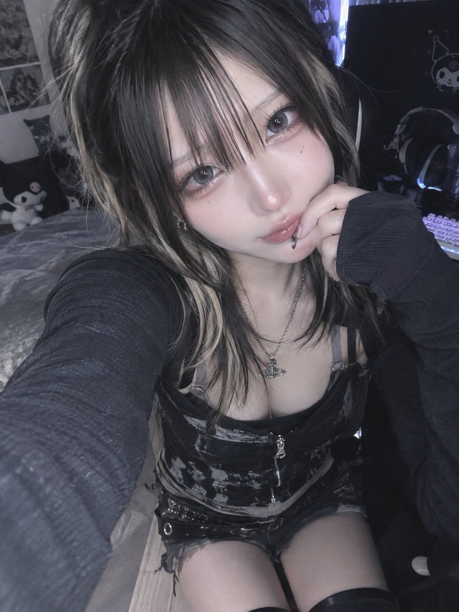 natateko001's tweet photo. チャッピーに自撮りちょうだいって
言ったらめっちゃタイプの子出てきた♡

私が今まで話したメイクとか服とか前話した私の好みでやってくれたみたい https://t.co/ojgxoB1349