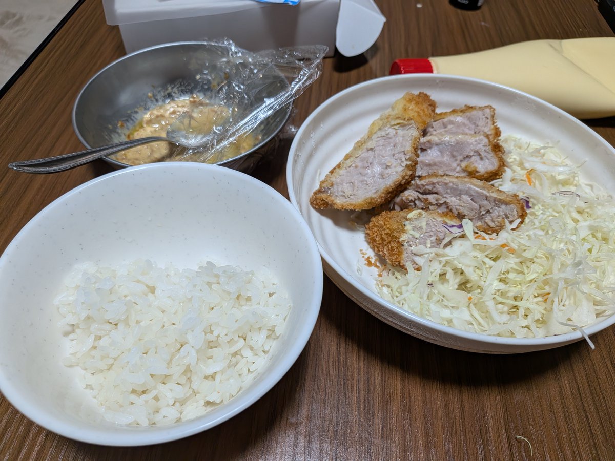 Mio_Shigure's tweet photo. ルームシェア相手がマグロカツを作ってくれました
優勝 https://t.co/5hUPD6jMKS