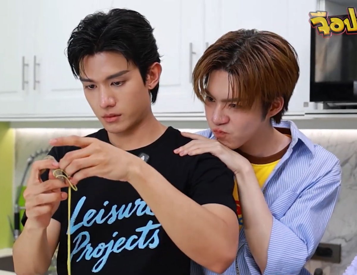babiisamitanund's tweet photo. สรุปภาพรวมหาทำอีพีนี้

มีเด็กให้กำลังใจพี่เค้าคับ 
กุ้งโสร่งทำยากคับ 
แต่สำหรับพี่เน็ตคงไม่ยากแล้วคับ 
กำลังใจดีคับ
เน็ตเจเจโคดน่ารักเลยคับ
น้องเจเจขาวสว่างสดใสมากคับ
หวานคับ
เขินคับ
เน็ตเจเจชอบกันแน่นอนคับ

#หาทำxเน็ตเจเจ
#NETJJ #netsiraphop #jj_rcp ✿˚⊹ 🖤🥕 https://t.co/wmhZLeq4rL