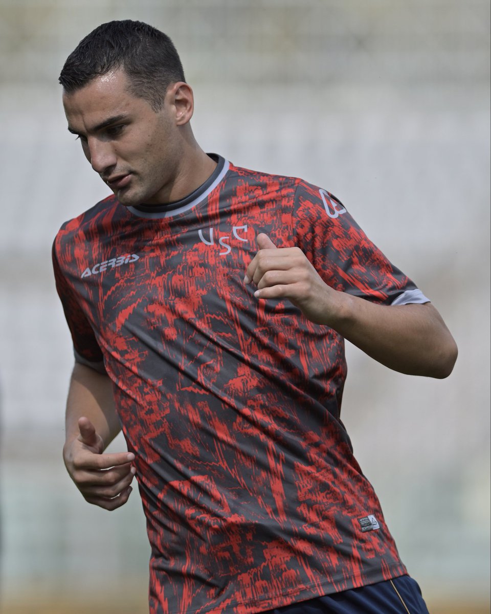 USCremonese's tweet photo. DAI CREMO! 💪

#GrigiorossiSempre #Cremonese https://t.co/M8KsAA0AOn