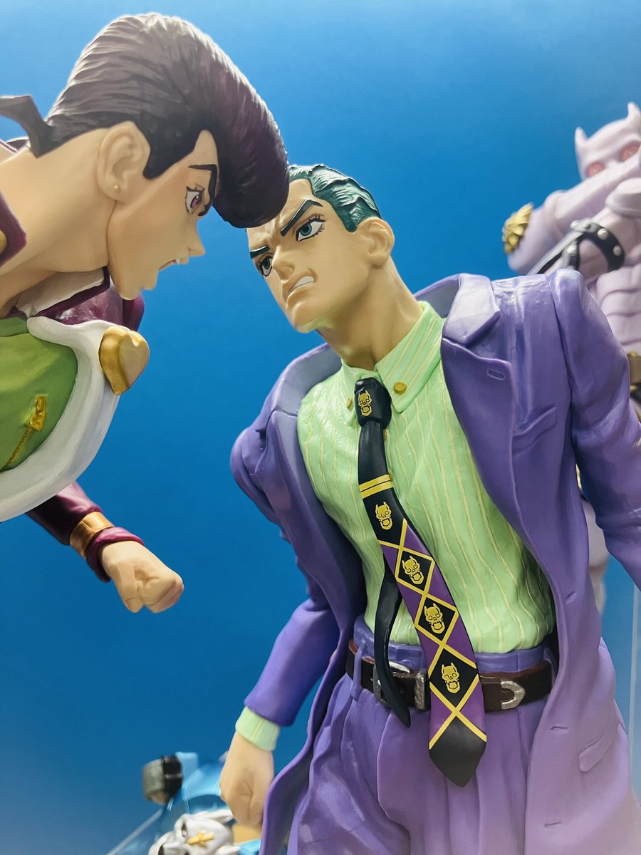 zipppppper927's tweet photo. キラークイーンのフィギュアを買った日から沼にハマって半年。　初めてのフィギュアケースも買って、好きなものを詰め込みました💣　お金も時間もかかったけど満足。　しばらくは余韻に浸って眺めてよ😊
（アクリルケースの反射を消すのにAIで加工しました）
#ジョジョ　#ジョジョ好きとつながりたい https://t.co/ppyBkXrycY