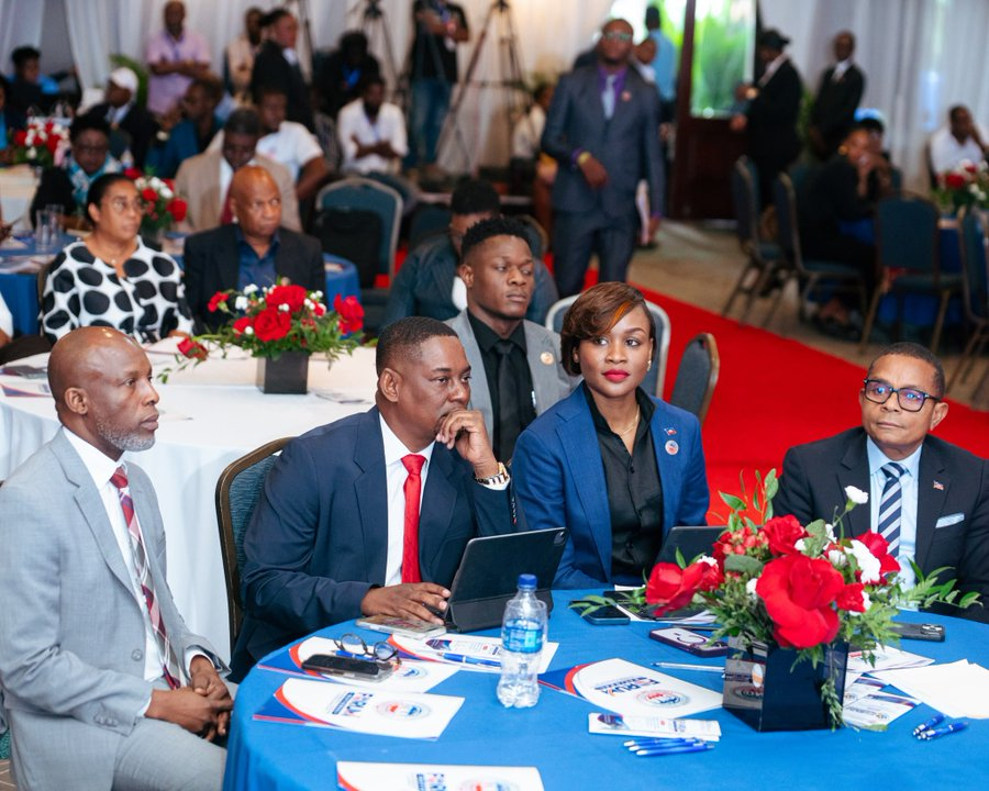 lequotidien509's tweet photo. #ONA | Le 18 septembre 2026, au Karibe Convention Center, s’est tenue la troisième et dernière journée du Forum national sur la modernisation du régime de retraite en Haïti. L’actuaire Jamesy Delphin (BRH) a présenté les enjeux liés à l’inflation et à la préservation de la valeur des réserves, rappelant que l’ONA compte plus de 450 000 cotisants pour 5 513 pensions servies.#ForumONA #Retraite #Haïti #SécuritéSociale @ONA_Officiel @FrancoisLo05