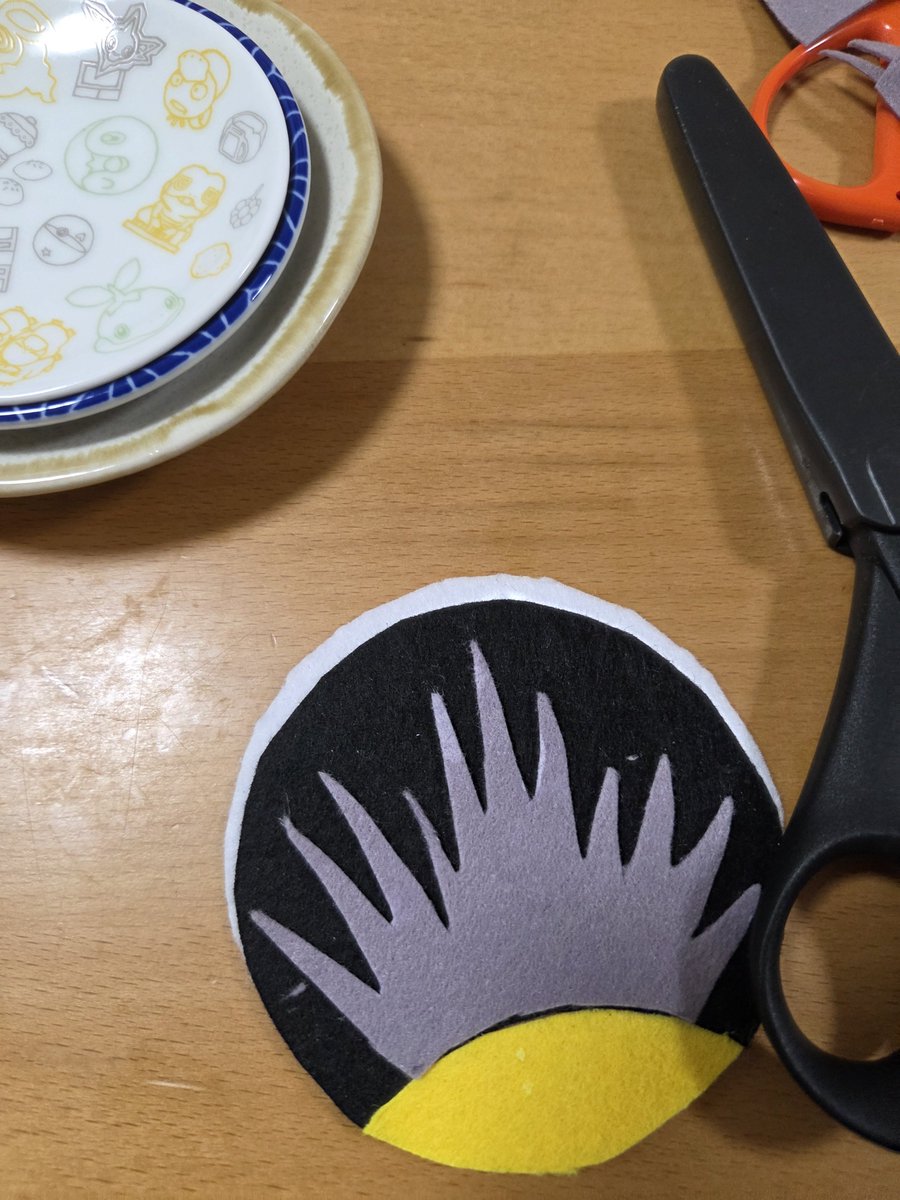rednote0825's tweet photo. ちょっとした小物を製作中
これだけで何のヤツか分かった人がおったら超マニアック
でも私のFFさん（主にけん魂）はすごいマニアックな人が多いから平気で当ててきそうではある笑 https://t.co/6zwJkzVJeh