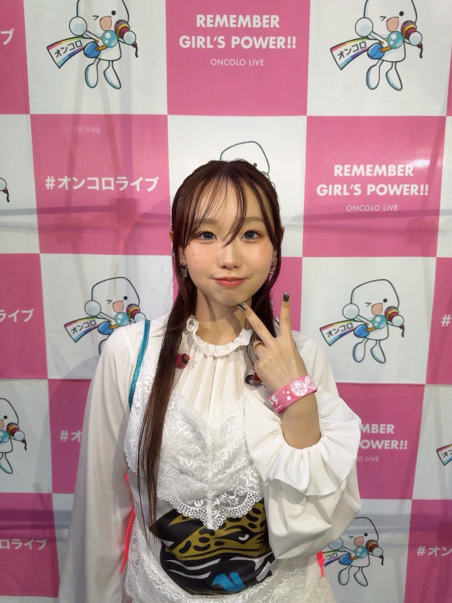 Maajuu_official's tweet photo. #オンコロライブ 

サバイバーの皆さんがどんな思いで"がん"と戦ってきたのか、どんな日々を過ごしてきたのか。
『がん』とはどういうものなのか。

誰もが他人事ではないからこそ、
"知る"という事はとても大切なんだと改めて思いました。

今日このライブが誰かの希望に繋がっていますように。 https://t.co/XLfmVOXWPp