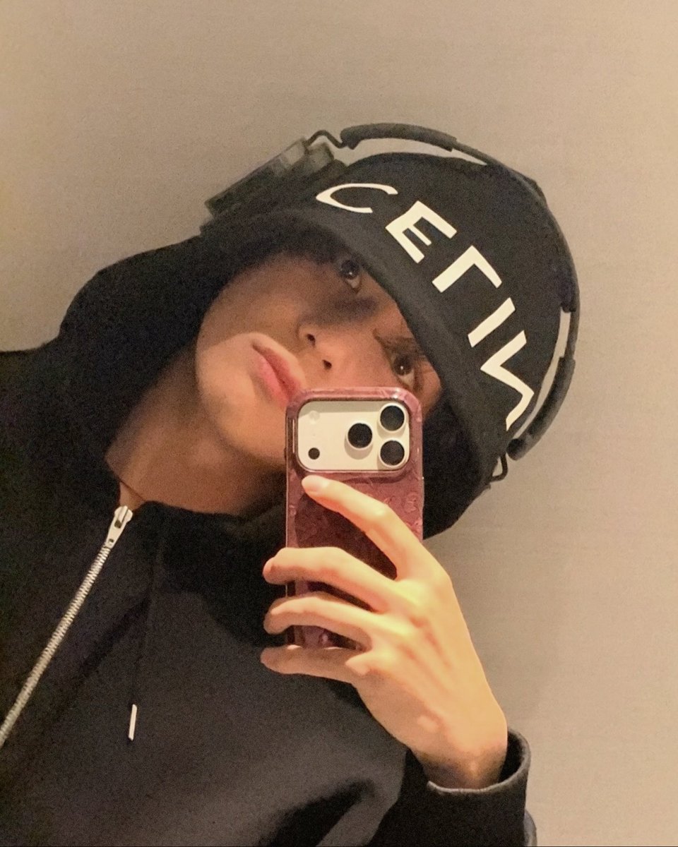 vntaura's tweet photo. prettiest boy <3 https://t.co/0bFgk9zNwj
