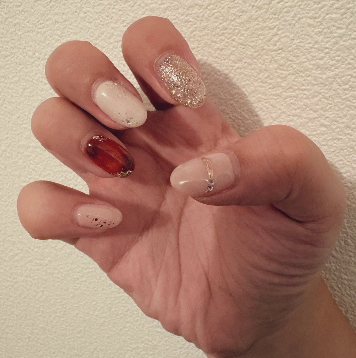 toramadmis's tweet photo. ネイル変えた🐯

べっこう✖️ラメネイル💅
大人秋っぽく🍂 https://t.co/PVn58XhwGD