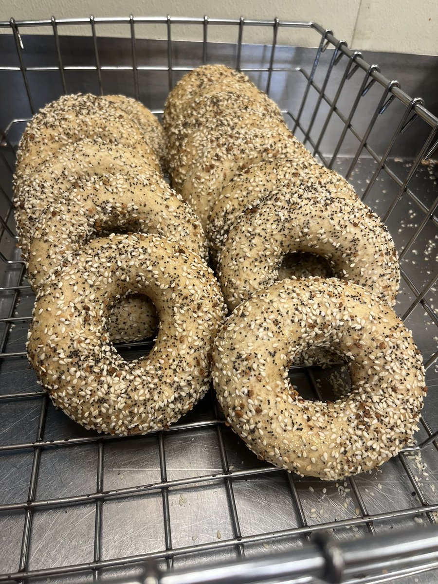 GTownBagel's tweet photo. HOT #bagels! ET, cinnamon raisin, Ses, wwET #georgetownbagelry #bethesda #bagels #DC https://t.co/dkvX8QeAge