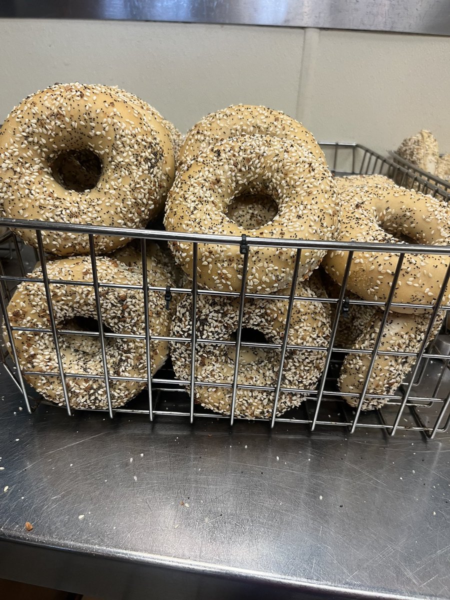 GTownBagel's tweet photo. HOT #bagels! ET, cinnamon raisin, Ses, wwET #georgetownbagelry #bethesda #bagels #DC https://t.co/dkvX8QeAge