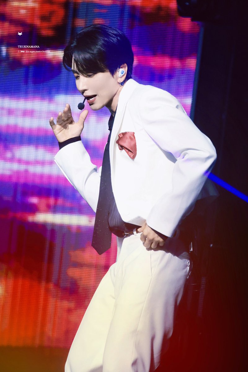 teuknamana's tweet photo. 🇲🇴｜260919｜2026 83z Fancon Tour [1983] in MO

🌹

@special1004 🩵

#superjunior #슈퍼주니어 #leeteuk #heechul #이특 #희철 #83z https://t.co/4WSACZfj5f