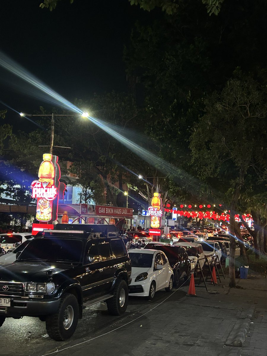 dwsptqum's tweet photo. Tebak lokasi aku malam mingguan dimana https://t.co/cTgLv9xzov