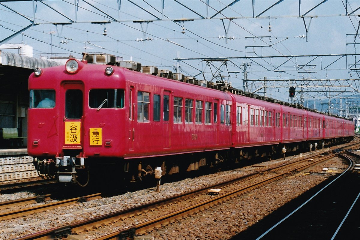 Tera5001's tweet photo. この日、名古屋本線では 5509F+5503Fの新岐阜乗り換え急行 谷汲号が運転されました。これを撮って黒野・谷汲方面に先回りは忙しかったな。(この頃は原チャリで追っかけしていました😅)
2001.9.18 https://t.co/OaY2slYpLK