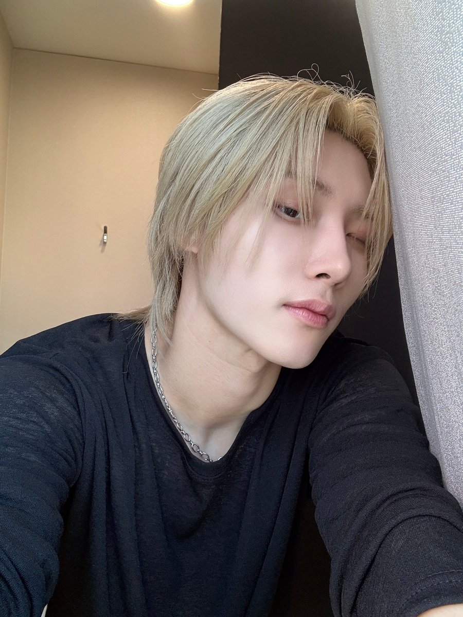 _cheriaan's tweet photo. 와 잠깐만 여자 심장마비 옴 https://t.co/kHWhhkj5bi