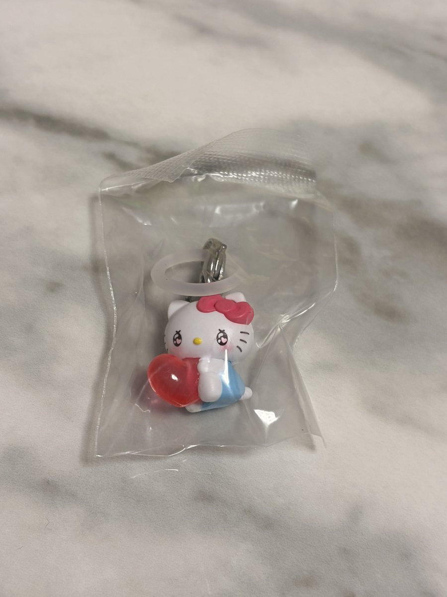 rilo_ri's tweet photo. 【交換】サンリオ エモきゅん めじるしアクセサリー

【譲】キティ

【求】ポムポムプリン

武蔵小杉手渡し
お気軽にお声がけお願いいたします🌟 https://t.co/WeAHN6VRHR