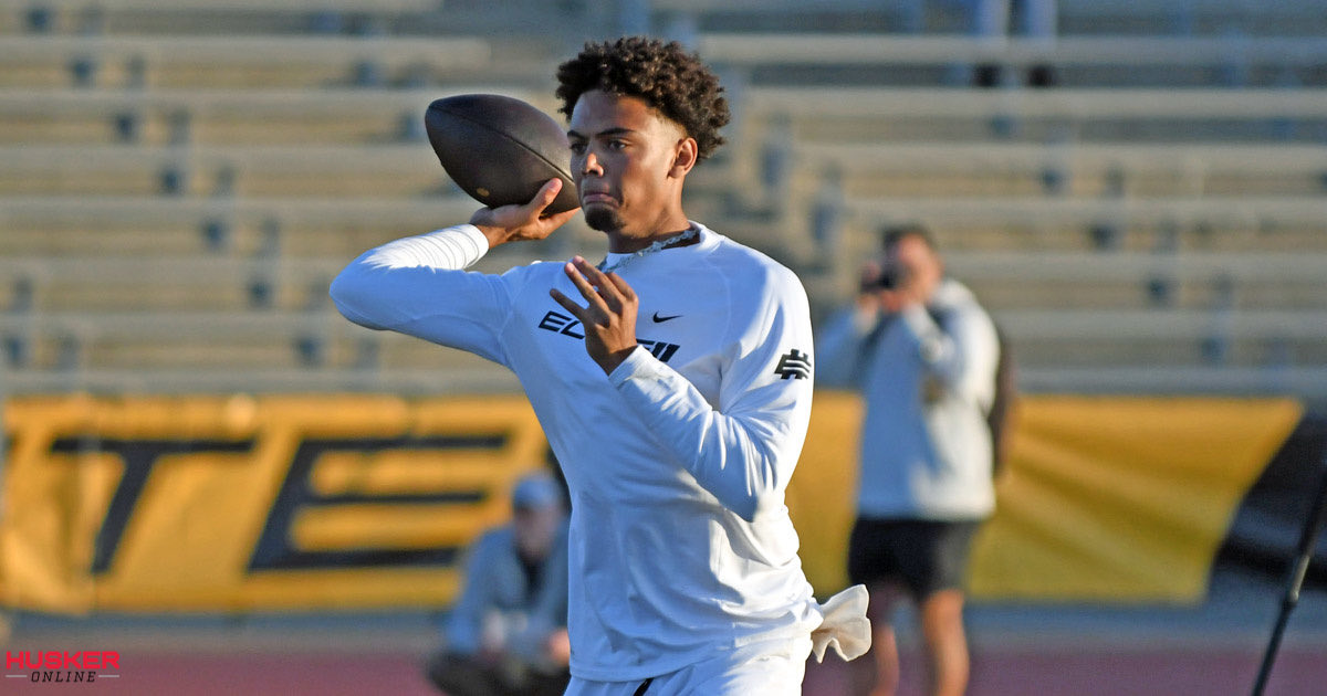 Sean_Callahan's tweet photo. What a night for Nebraska QB commit Trae Taylor against St. Louis Cardinal Ritter:

• 330 passing yards
• 5 passing touchdowns
• 143 rushing yards
• 3 rushing touchdowns

That’s 473 total yards and eight touchdowns. https://t.co/lU4Yq1NL8a