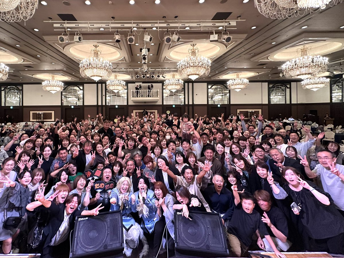 Sarapikasmile's tweet photo. ホテル東日本宇都宮
たむたむ＆沙羅ものまねディナーショー✨

かけつけてくれた皆さん❣️
ありがとうございました！！

熱い応援の言葉も
たくさんもらいました😭
手作りうちわも素敵なお手紙も
めちゃくちゃ嬉しかったです♪♪

それにしてもみんな
めちゃくちゃ元気だったなぁ😂🩷
宇都宮最高🥟 https://t.co/EQPYS4QDHs