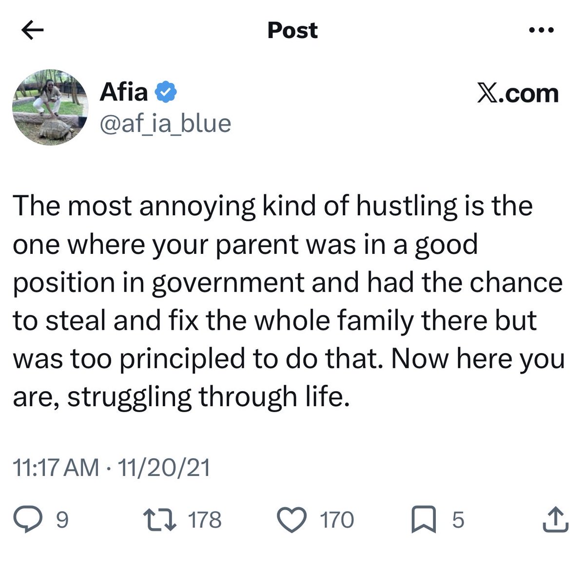 KwabenaOA's tweet photo. I ‘presented myself’ as a neutral meanwhile I shared media of me literally campaigning, and my dp has been like this. 

Anyway, this one was shouting that everyone has interest. When I asked her what her interest was she said her interest was in herself. And this is her mentality https://t.co/5Nw8NZ85tB