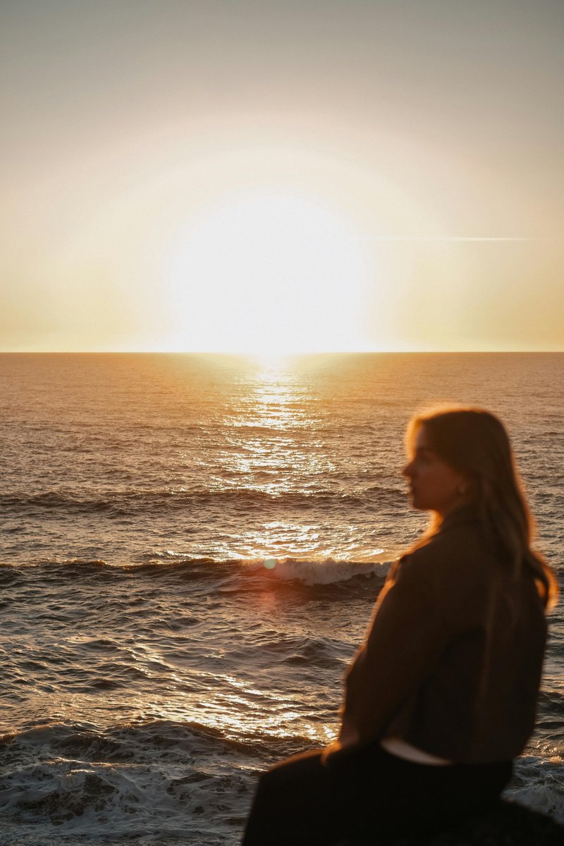 berri284807's tweet photo. New to photography Start with mastering natural light—shoot golden hour (1hr after sunrise/before sunset) for warm, flattering tones that make any subject pop! https://t.co/6XtSjAdLzx