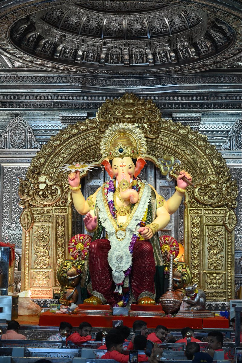 LalbaugchaRaja's tweet photo. लालबागचा राजा 2026 I पितांबर 

Click here for YouTube live : 
https://t.co/6UwvklTXYX 

*लालबागचा राजा 2026* चे ॲानलाईन दर��शनाचे थेट प्रसारण भाविकासाठी मंडळाच्या अधिकृत युट्यूब, फेसबु��, इन्स्टाग्राम, वेबसाईट आणि मोबाईल अँप या समाजमाध्यमांवर  पाहता येईल.

यूट्यूब चॅनल: 
https://t.co/7LijdscRxR

फेसबुक पेज: 
https://t.co/H12Gdxgn76

इन्स्टाग्राम अकाऊंट: 
https://t.co/yk9rAyitAH 

X (पूर्वीचे ट्विटर) अकाऊंट: 
https://x.comlalbaugcharaja

वेबसाइट: 
https://t.co/RWtzrYqAIR 

Android अँप : 
https://t.co/cOAGdRKCWx

IOS अँप : 
https://t.co/d8d3lhgh8F

#lalbaugcharaja