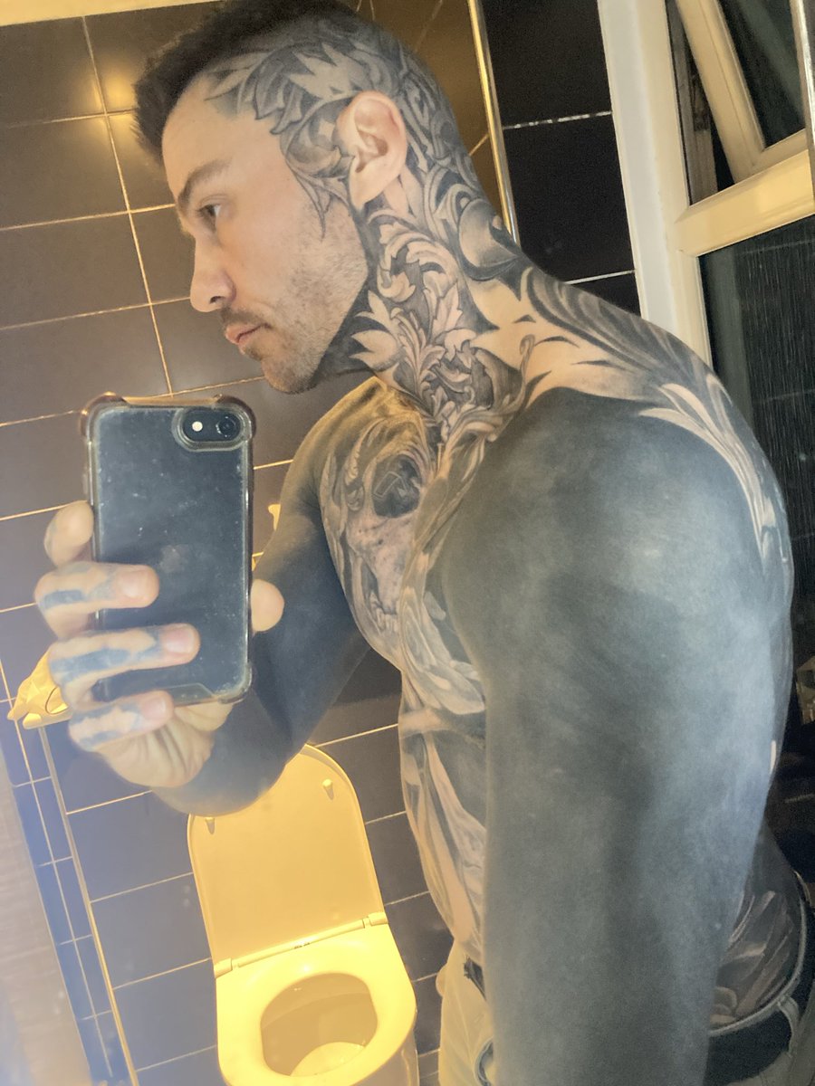 JollyRogerG42's tweet photo. Head piece 👌🏼need to shave hair off to show the top of head https://t.co/W6BfbdlSRd