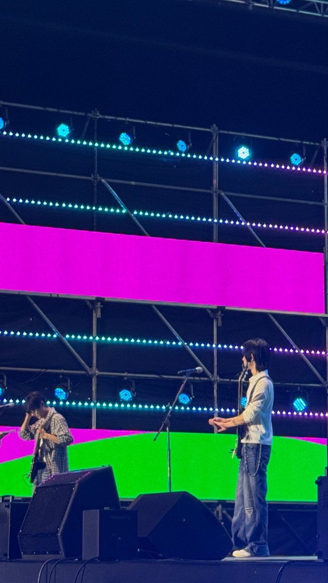 ch12v13's tweet photo. 팔찌도 알아서 차라고 떤져주시는 .. 😃
신ㄱㅣ한 행사엿지만 ㄴㅁ 즐거워떠여 ♡ https://t.co/YomX9okbvx