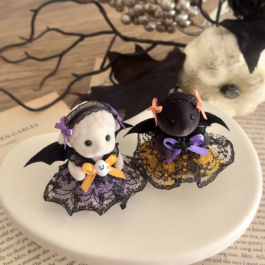 pi_429__'s tweet photo. ハロウィンコスチューム販売中です🎃💜⟡.·*.
メルカリ、Minneにて🔗
 #ミニチュアドール  #シルバニア https://t.co/AbMpGo8WNK
