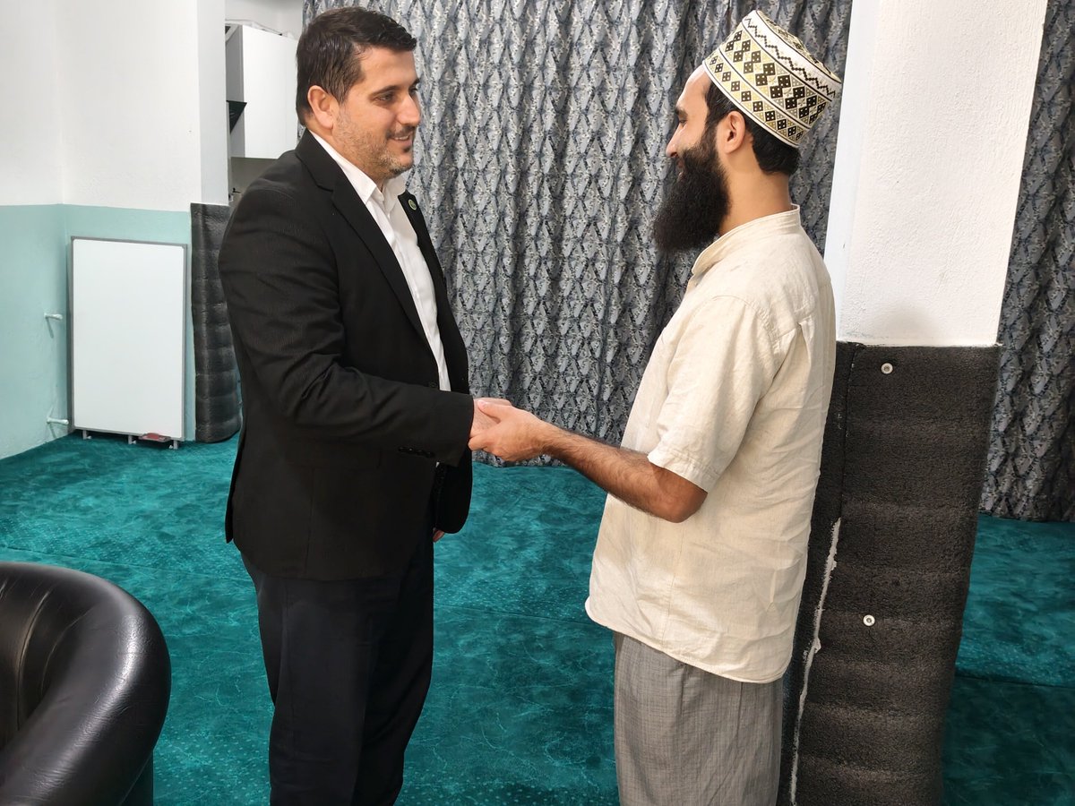 HudaPar_Antalya's tweet photo. 📍Serik

İl Başkanımız Muhammet Şerif Durmaz, İlçe Temsilcimiz Cebrail Çetin ve heyetimiz, Salih Gönüllüler Derneği Başkanı Süleyman Savaş'ı ziyaret ederek derneğin çalışmaları ve gönüllülük faaliyetleri hakkında istişarelerde bulunuldu.

Samimi sohbetleri için teşekkür ediyoruz. https://t.co/Rb9rUHNfM2