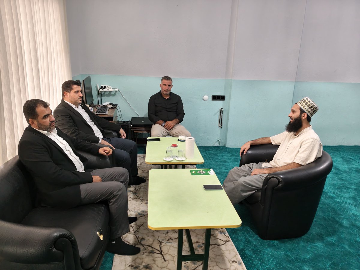 HudaPar_Antalya's tweet photo. 📍Serik

İl Başkanımız Muhammet Şerif Durmaz, İlçe Temsilcimiz Cebrail Çetin ve heyetimiz, Salih Gönüllüler Derneği Başkanı Süleyman Savaş'ı ziyaret ederek derneğin çalışmaları ve gönüllülük faaliyetleri hakkında istişarelerde bulunuldu.

Samimi sohbetleri için teşekkür ediyoruz. https://t.co/Rb9rUHNfM2