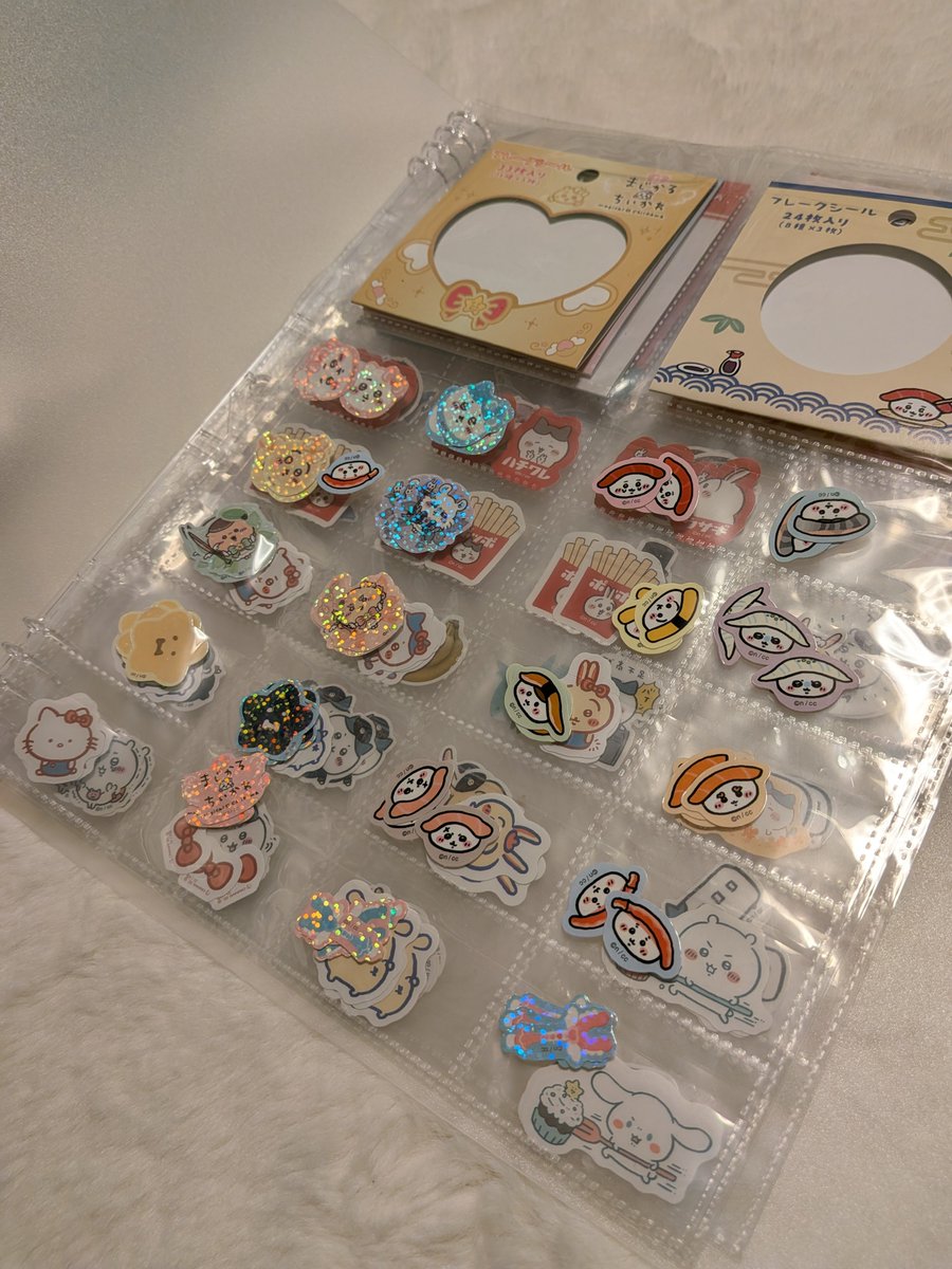 pallln333's tweet photo. フレークシールファイリングしてたけど
ボロボロ落ちて来るのがプチストレスで
ミニコレクトブックに入れたら落ちひんし見やすいしいい感じ♡
くりシサしか出てないから回しに行こう✊️エイオー！！ https://t.co/HpUGZlF7F2