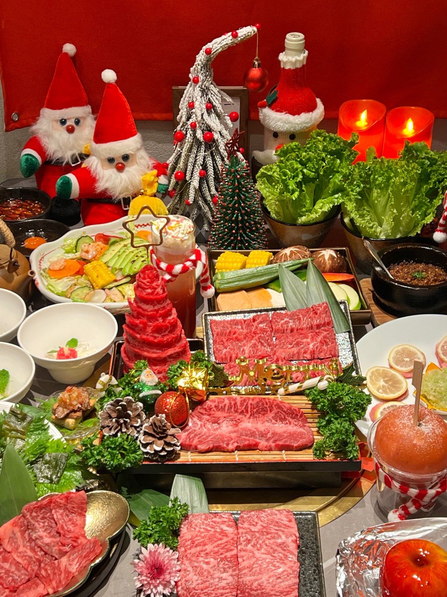 Hermelinda0v0's tweet photo. Cena especial de Navidad con pavo relleno y turrón! Todo listo para compartir momentos inolvidables en familia https://t.co/d6yW2xH6ZI