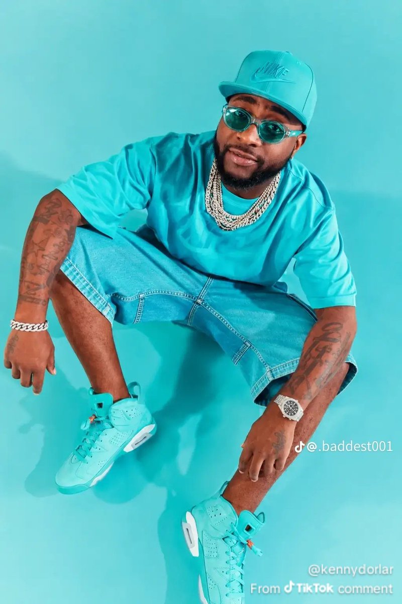 Godsonxw3's tweet photo. @davido 001 to the world. You no Know am nah big celeb ooh https://t.co/v8S4rcHNpK