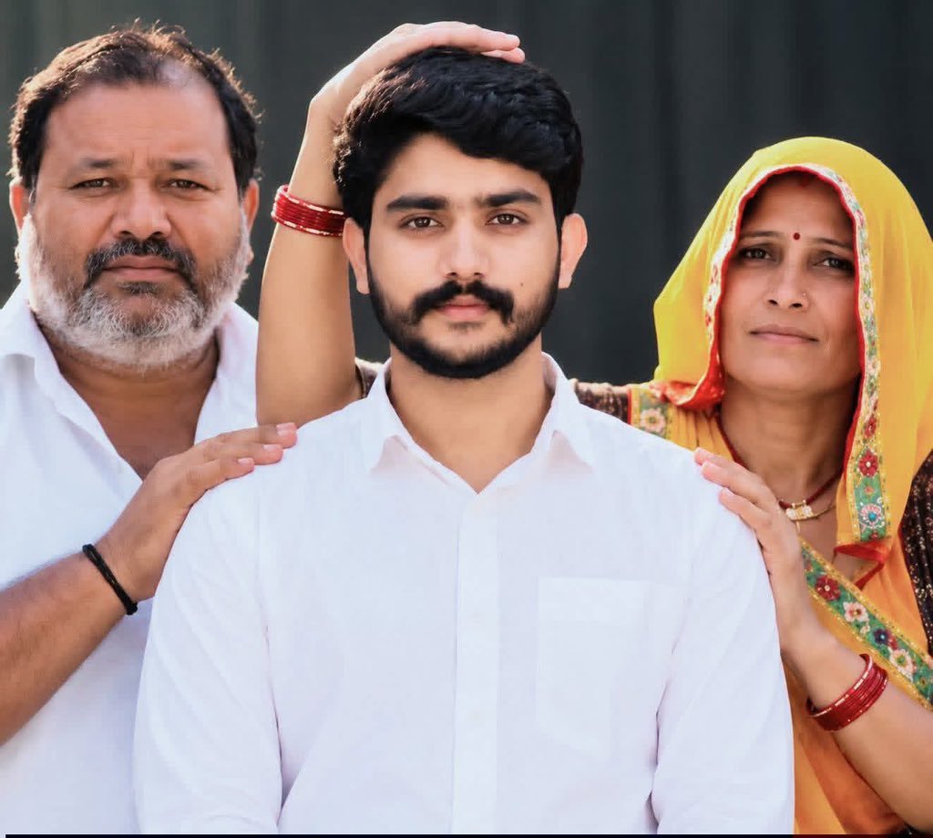 Mohitsa775's tweet photo. सिस्टम से हार गया भाई 💔
#DUSU 
#NSUI 
@Narendrameena_1 @VinodJakharIN https://t.co/XCjSDYIx0m
