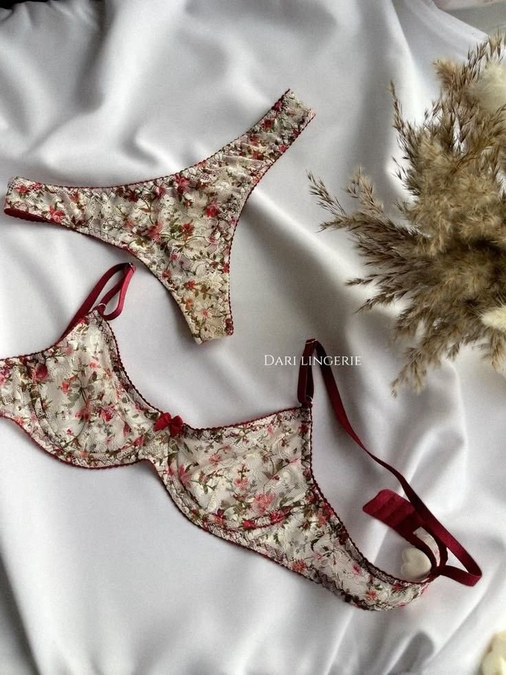 petalparadiseee's tweet photo. Floral lingerie https://t.co/JKPFmlHKZK