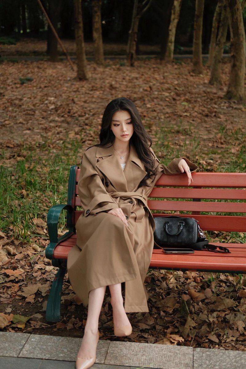 swify730399's tweet photo. Hey! Long time no chat—just grabbed your favorite iced latte on my way over. Wanna meet at the usual park bench in 10 https://t.co/WvU8kphIsV