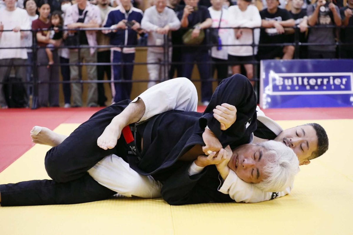mmaofficials_jp's tweet photo. ブルテリア柔術チャンピオンシップ2026マスター4 黒帯 ミドル級

⚪︎植松直哉（Naoya Uematsu）
9-0 A1-0
⚫︎黒岩大輔（Daisuke Kuroiwa） https://t.co/ZaA5zuvpl8