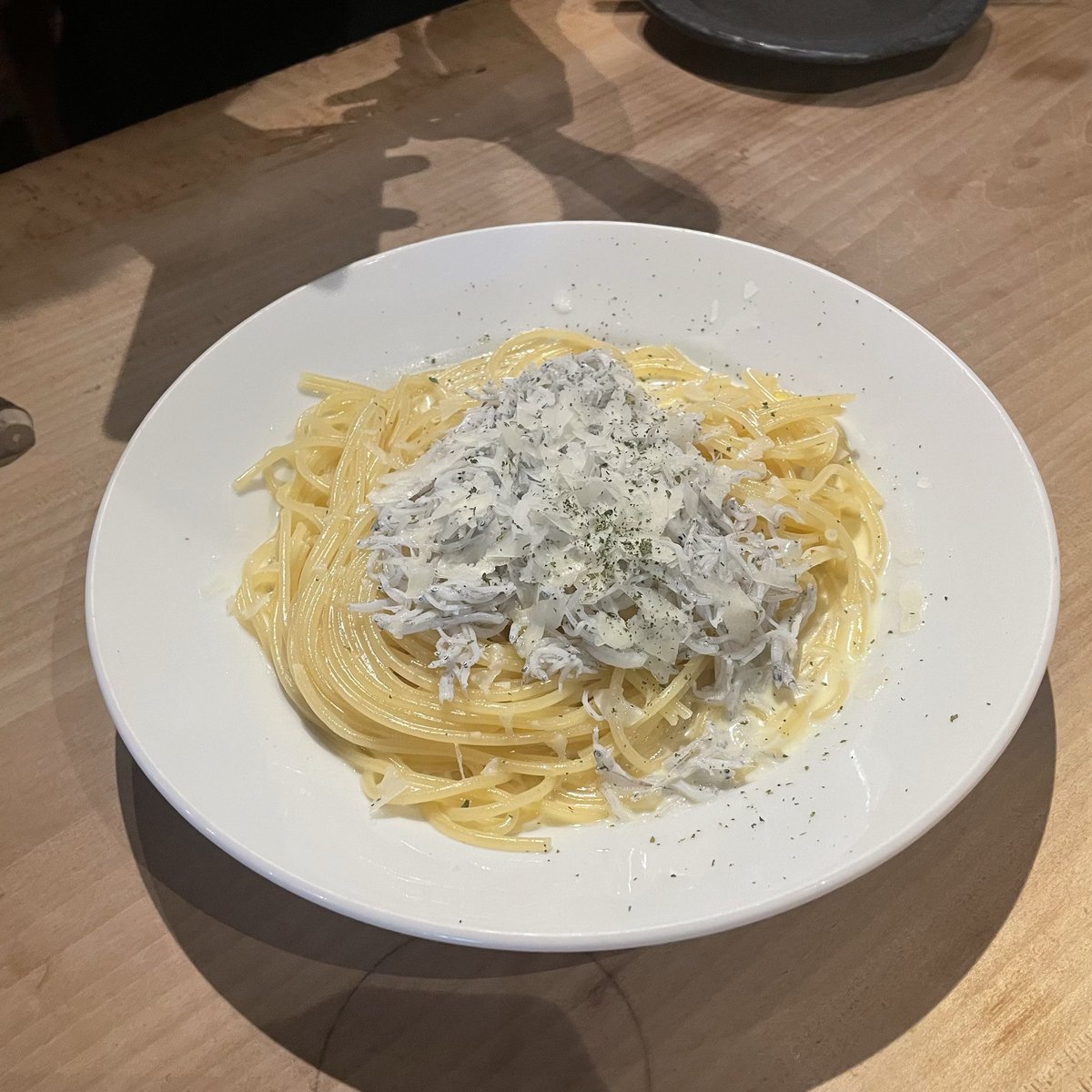 sagima_ru's tweet photo. 温泉街でご飯屋さん探してたけど入れる店少なくて苦戦したぞ🤔歩き過ぎてお腹空いたからとりあえずいっぱい食べた！その後46度の温泉入って熱過ぎて3秒数えて出た！南無南無🙏 https://t.co/PctTOSbwsV
