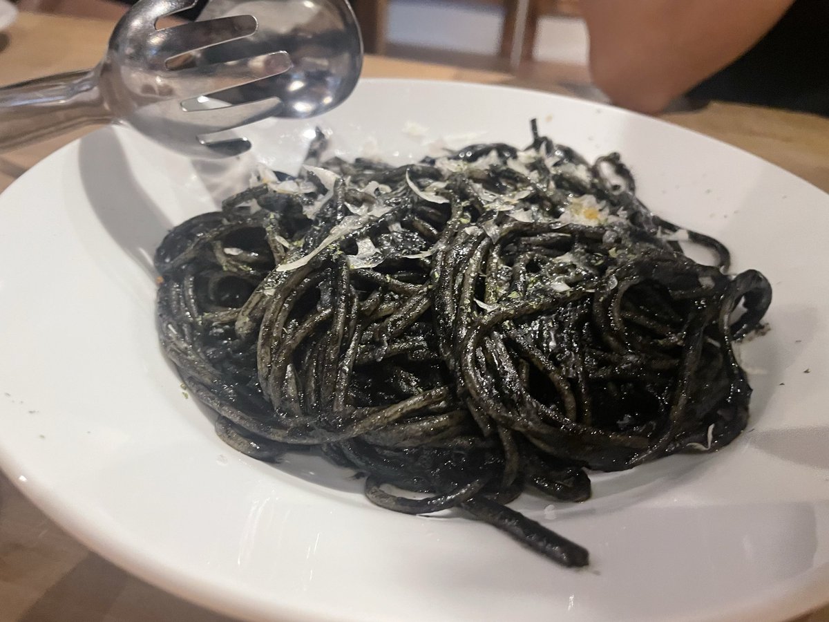 sagima_ru's tweet photo. 温泉街でご飯屋さん探してたけど入れる店少なくて苦戦したぞ🤔歩き過ぎてお腹空いたからとりあえずいっぱい食べた！その後46度の温泉入って熱過ぎて3秒数えて出た！南無南無🙏 https://t.co/PctTOSbwsV