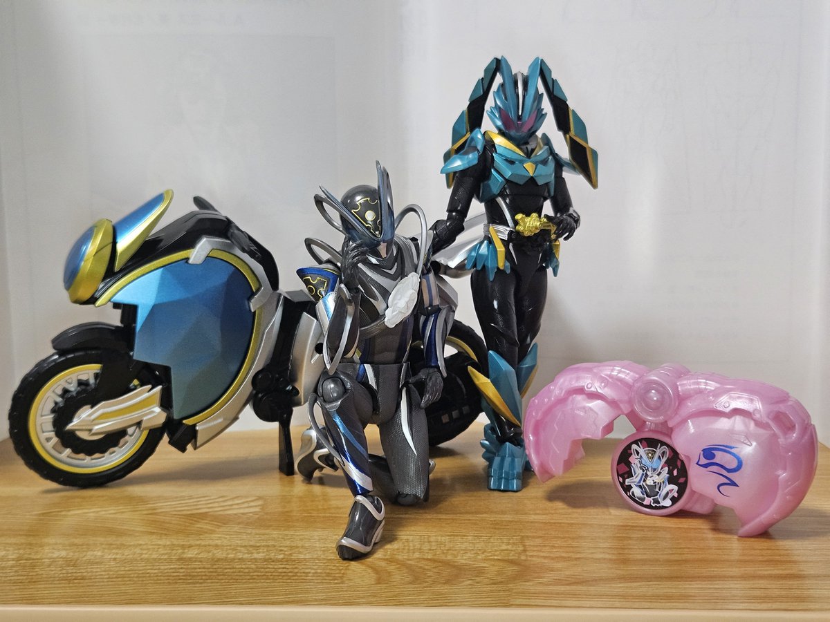 hoCmo_3's tweet photo. 今日の戦利品
マイスたちは電気屋で全部1割引くらいで売られていたので、Amazon予約分をキャンセルして購入
値段に比して出来がとても良くて満足 https://t.co/h4wzxZrFRG