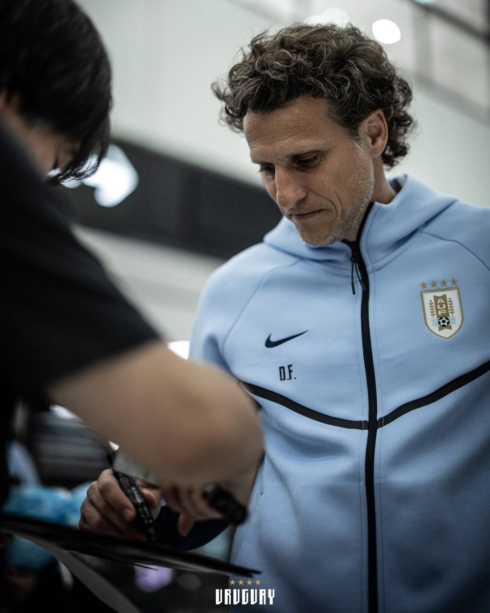 Uruguay's tweet photo. Llegamos a Japón ✈️ https://t.co/V3nfzeglXQ