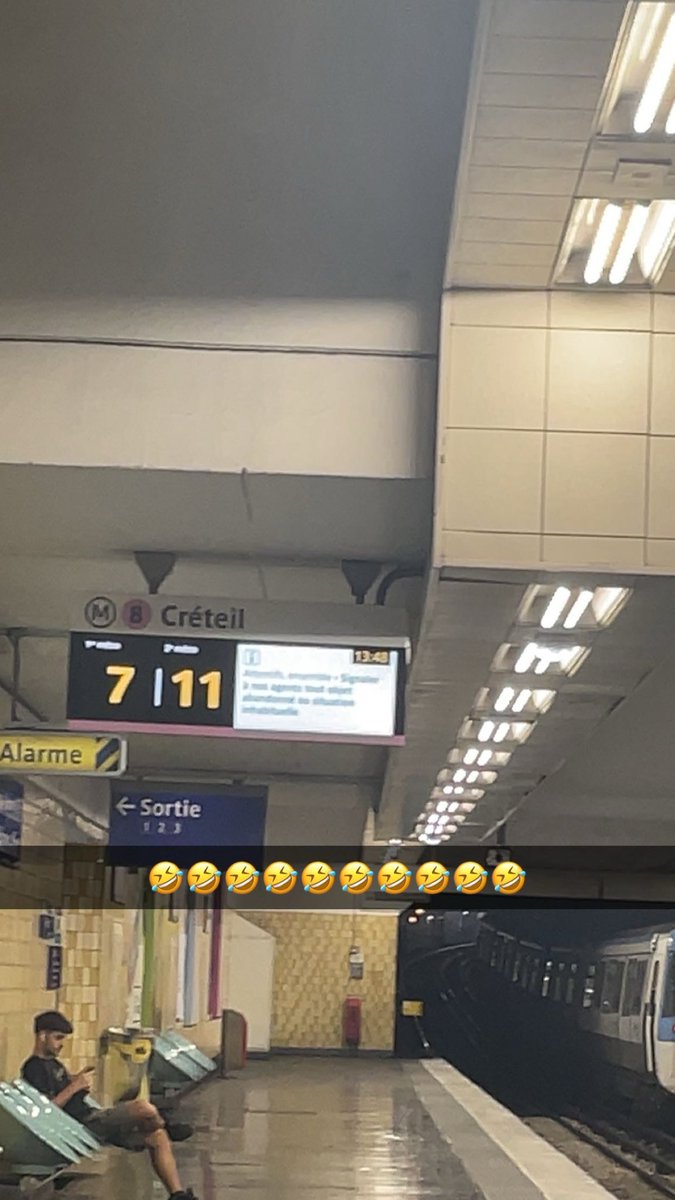 labarcolancee's tweet photo. uni student life 🥰 https://t.co/xGJU16871o