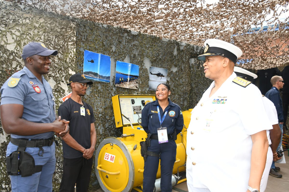 SANDF_ZA's tweet photo. Chief of the South African Navy engages with Navy exhibitions at Africa Aerospace and Defence 2026. 

https://t.co/tZrcqi57pg

🇿🇦#SANDF
⚓#SANavy
🛳#ToBeUnchallengedAtSea
🚀#AAD2026 https://t.co/a9W3iZ9STg