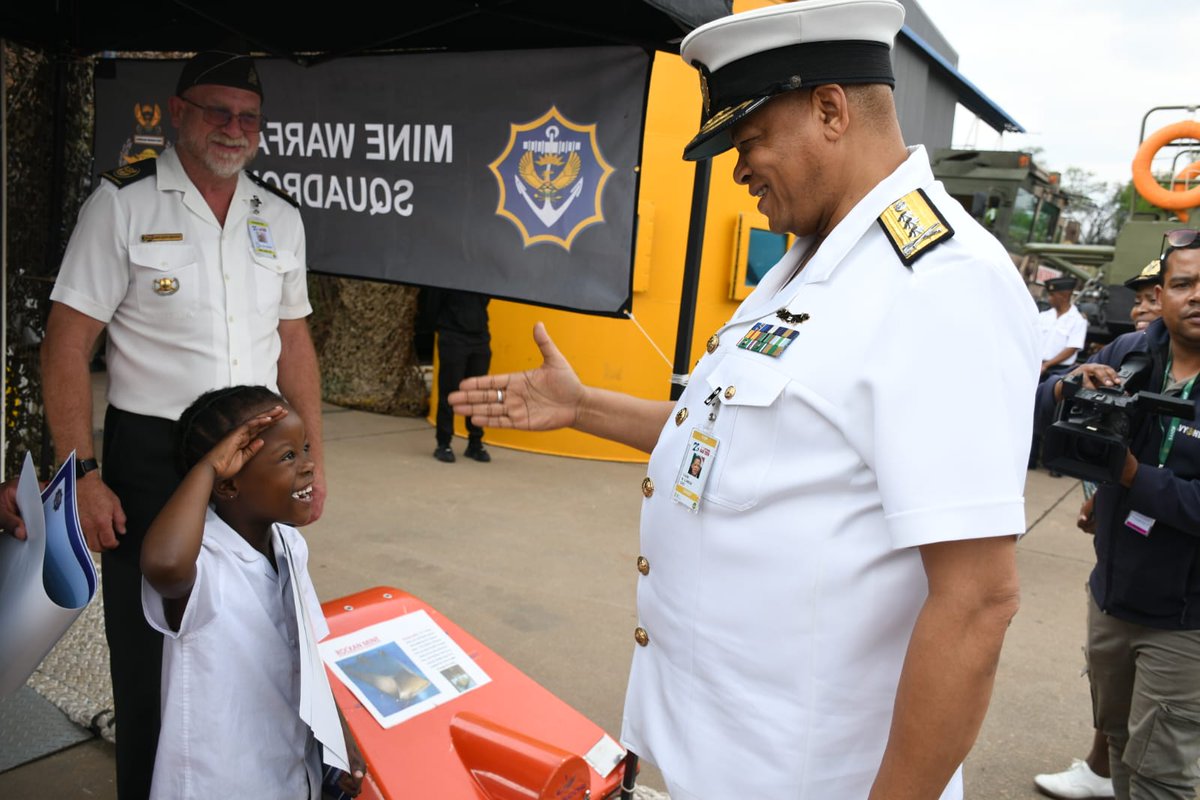 SANDF_ZA's tweet photo. Chief of the South African Navy engages with Navy exhibitions at Africa Aerospace and Defence 2026. 

https://t.co/tZrcqi57pg

🇿🇦#SANDF
⚓#SANavy
🛳#ToBeUnchallengedAtSea
🚀#AAD2026 https://t.co/a9W3iZ9STg